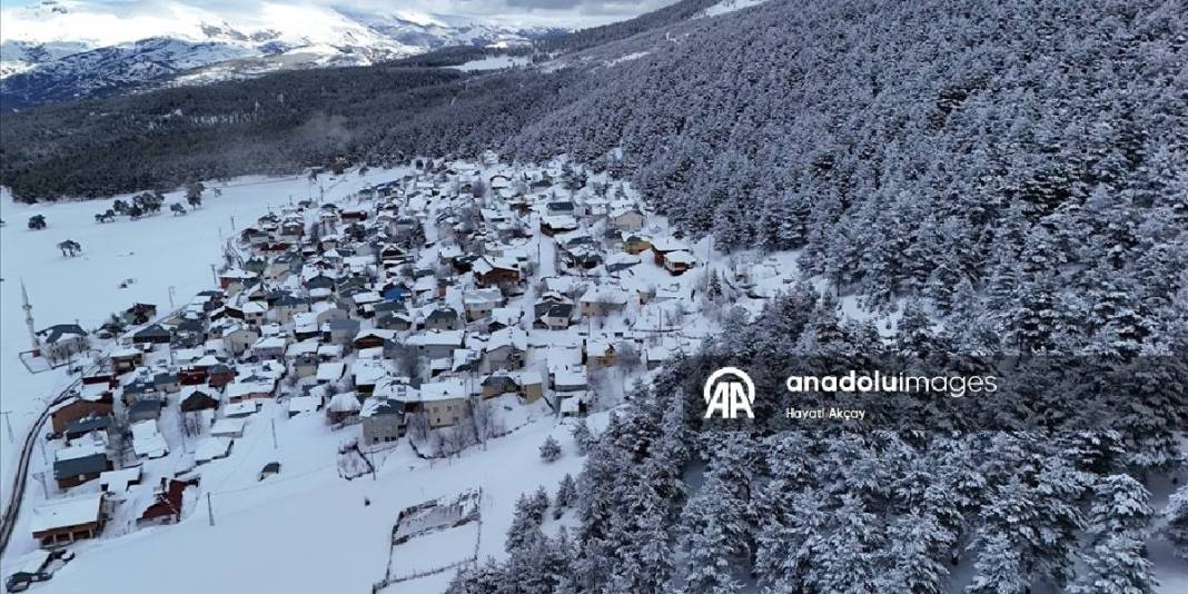 Kar yağışı arttı, yayla beyaza büründü! Eşsiz manzara havadan görüntülendi: Kartpostal misali 3